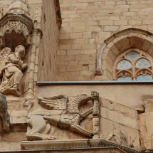 Figures on the cathedral